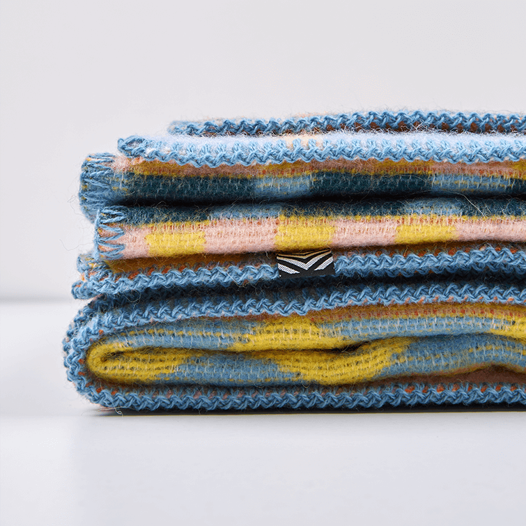 Gunta Wool Blanket by Michele Rondelli & Sophie Probst; Bauhaus Design, Nave Shop, online concept store