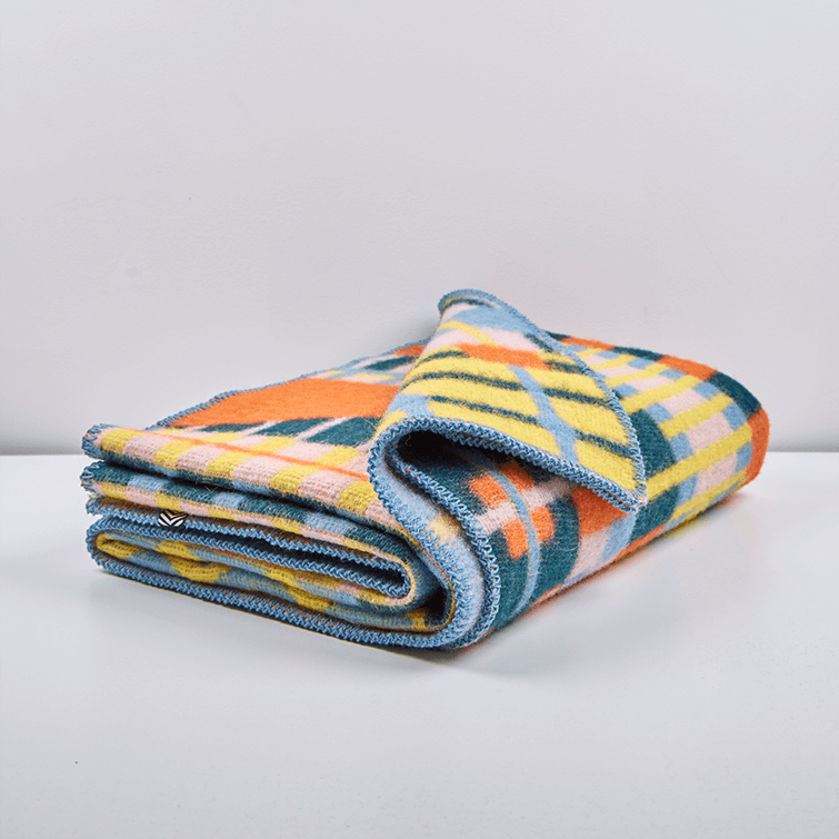 Gunta Wool Blanket by Michele Rondelli & Sophie Probst; Bauhaus Design, Nave Shop, online concept store