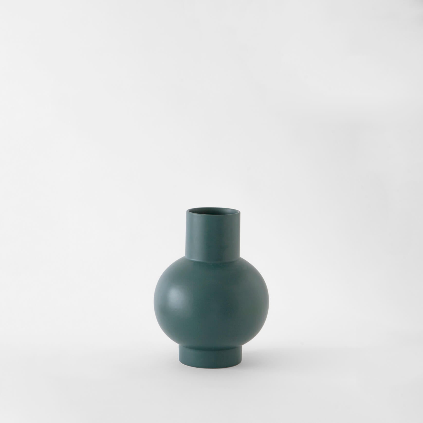 Raawii Strøm Stoneware Collection, Vase by Nicholai Wiig Hansen, Nave shop, online concept store