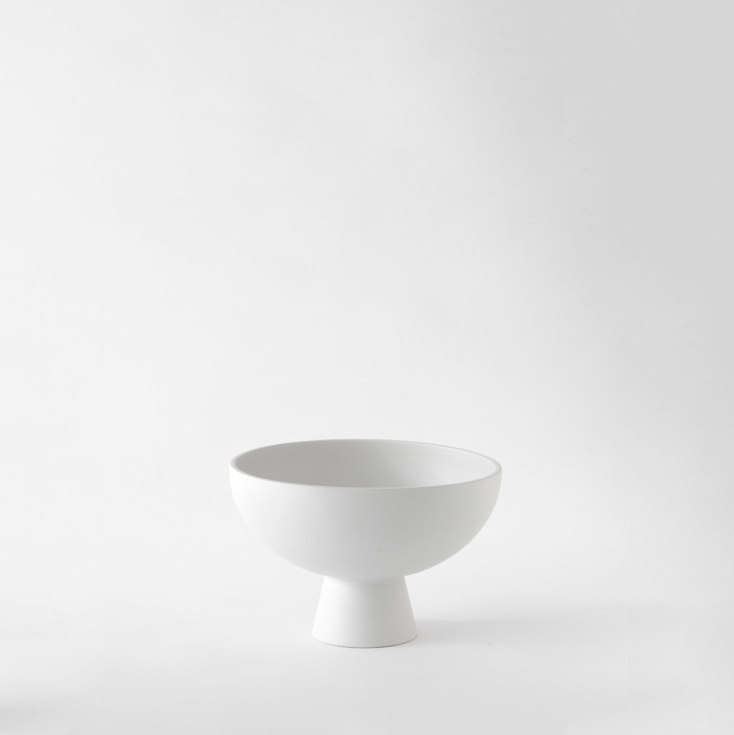 Strøm earthenware and stoneware collection by danish designers Raawii, Strøm bowl, Nave Shop, online concept store