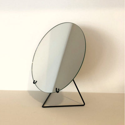 Standing Mirror, minimalist danish design, Moebe, Schminkspiegel, vanity mirror black coated steel, Nave Shop, online concept store